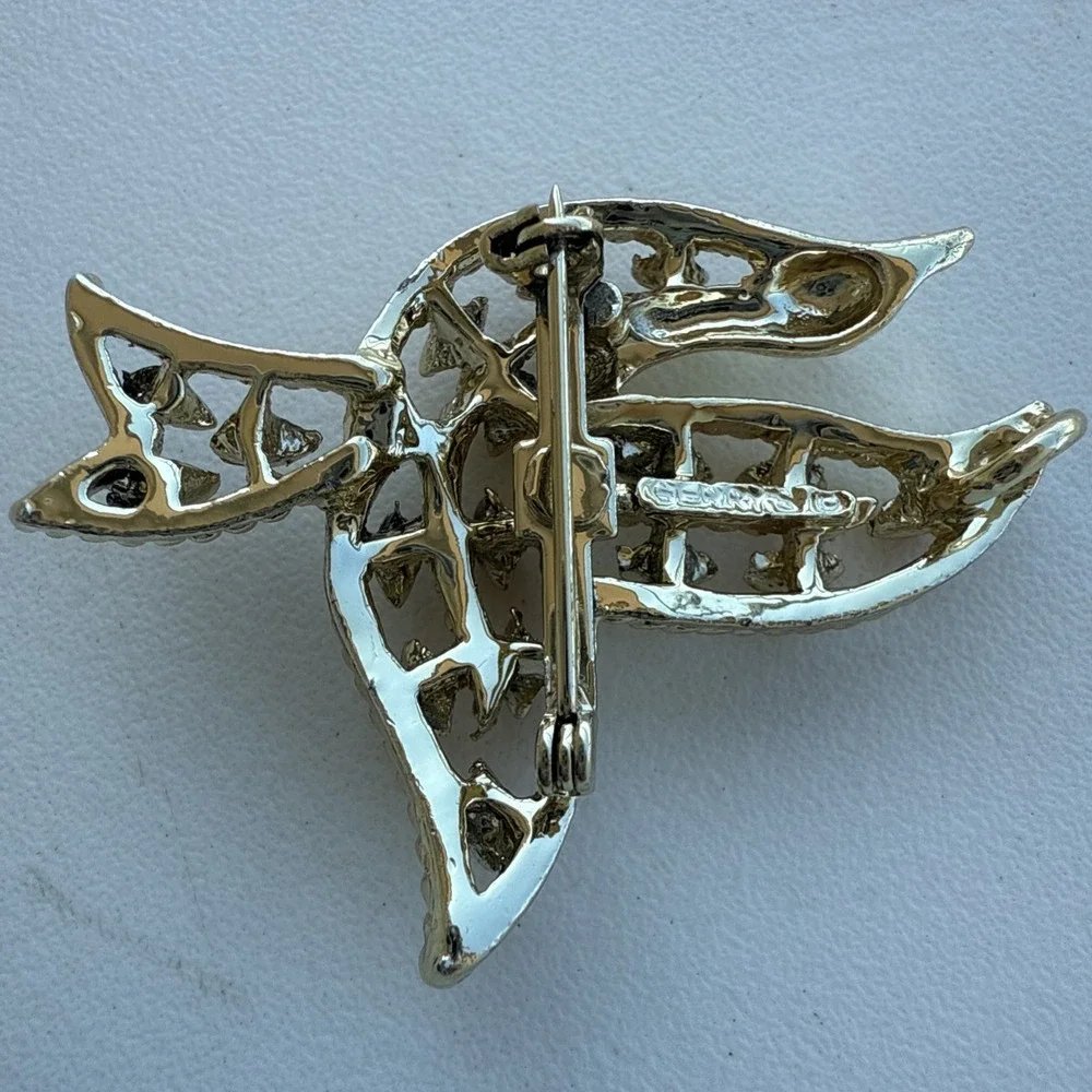 Vintage Gerry's Peace Dove Brooch or Pendant 1.94